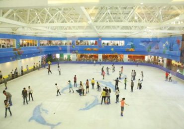 Sân trượt băng nghệ thuật trong nhà hoành tráng tại Royal City