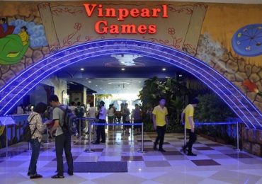 Phòng máy game arcade hiện đại sôi động tại Royal City