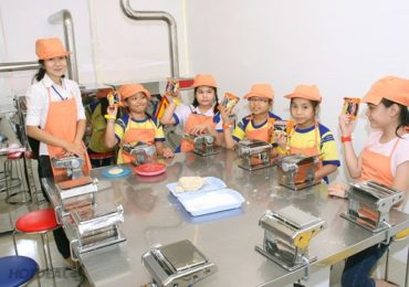 Góc làm đẹp tiệm làm móng mi nhí ngộ nghĩnh tại Kizworld