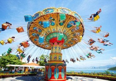 Cụm cầu trượt nước đa sắc màu tại công viên nước Phù Đổng