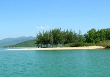 Bến tàu và khung cảnh biển hoang sơ tại Đảo Hòn Thị Nha Trang