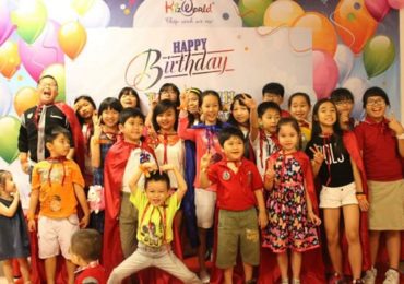 Góc trải nghiệm làm đầu bếp nhí tự tay làm bánh tại khu vui chơi Kizworld