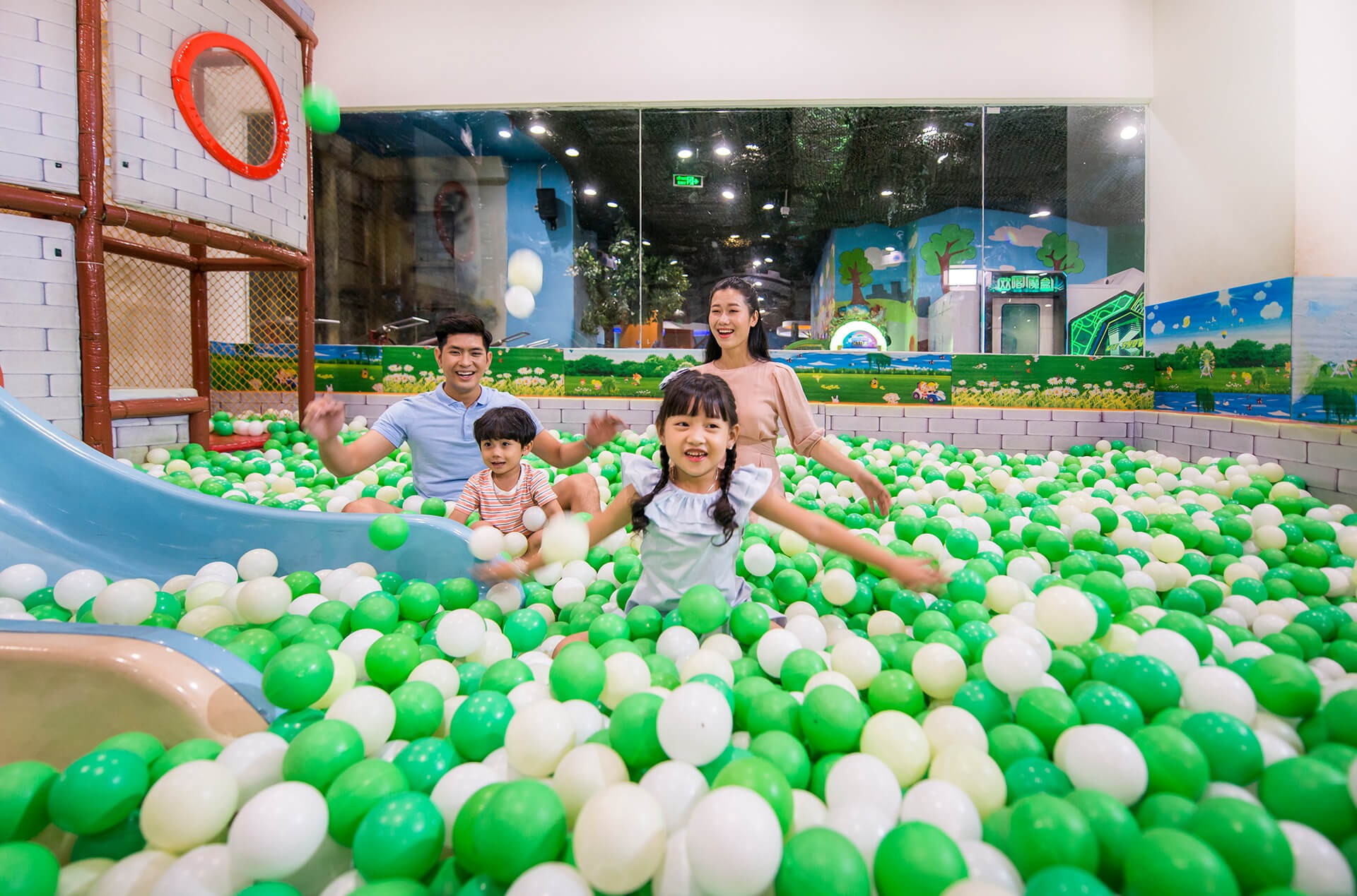 Khu vui chơi gia đình tại Times City (tổng quan)