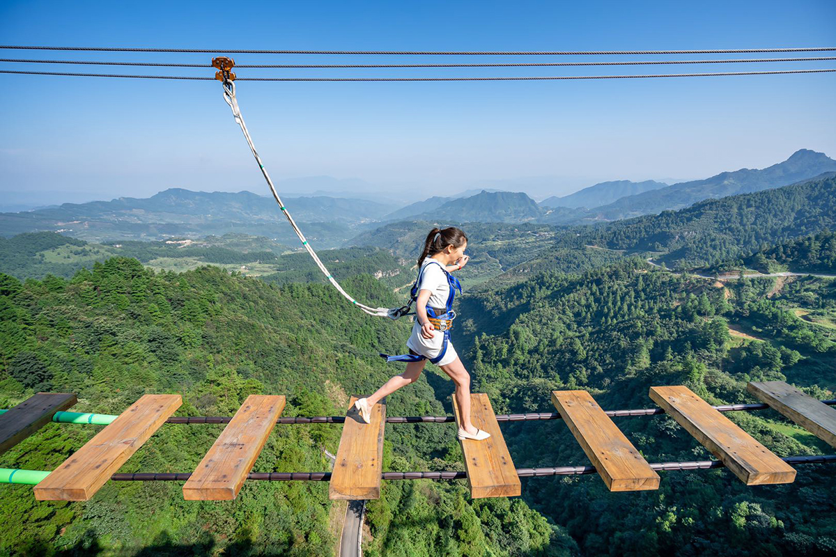 Highwire outdoor 32 chặng minh họa cấu trúc cáp và nền