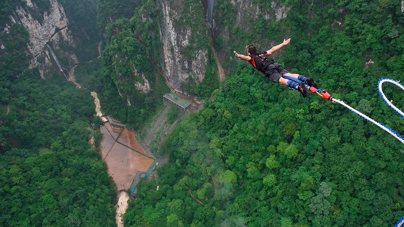 Kiểm tra harness và hệ neo bungee trước vận hành